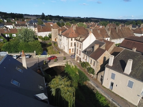 Ville de France vue sur les toits des habitations