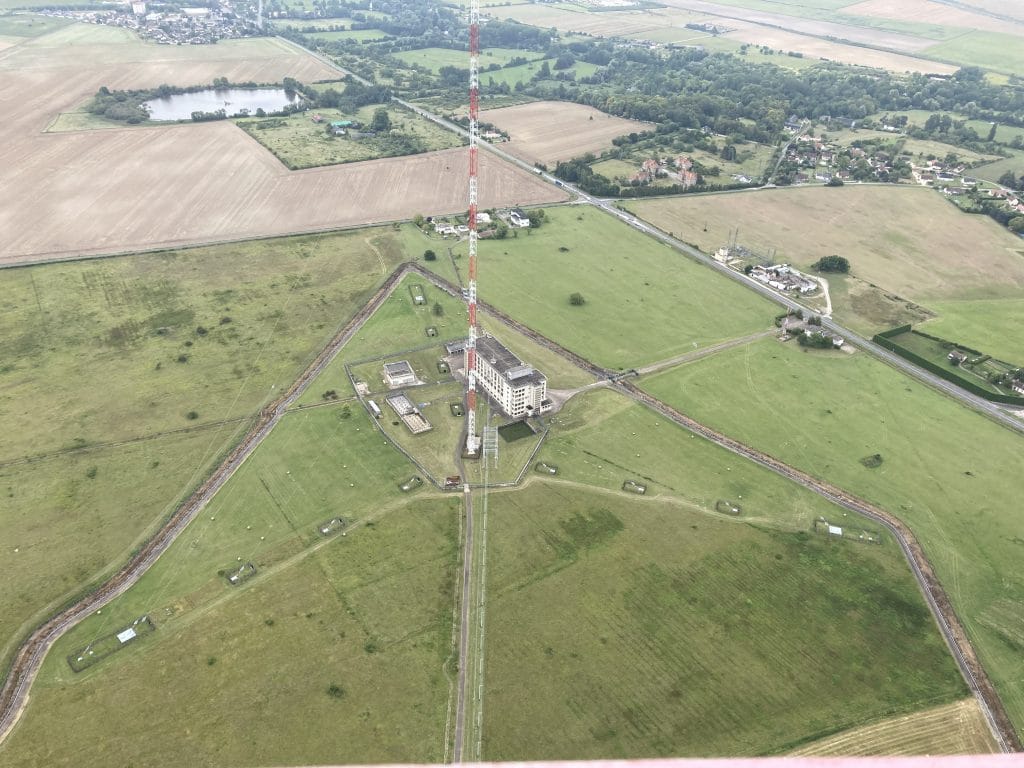 Vue aérienne du centre TDF d'Allouis