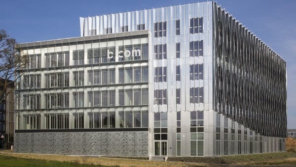 Bâtiment de l'insitut de recherche technologique bcom