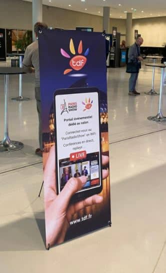 Panneau annonçant le portail WiFi TDF sur le Paris Radio Show