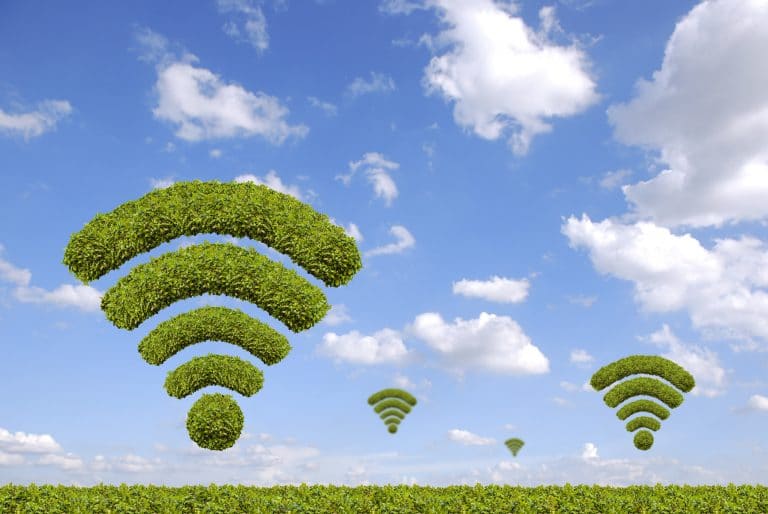 Symbole wifi dessiné dans le ciel